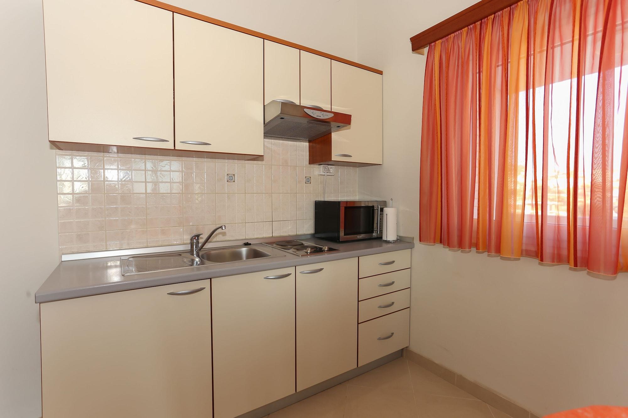 Apartments And Rooms Astoria Seget Vranjica Exterior photo