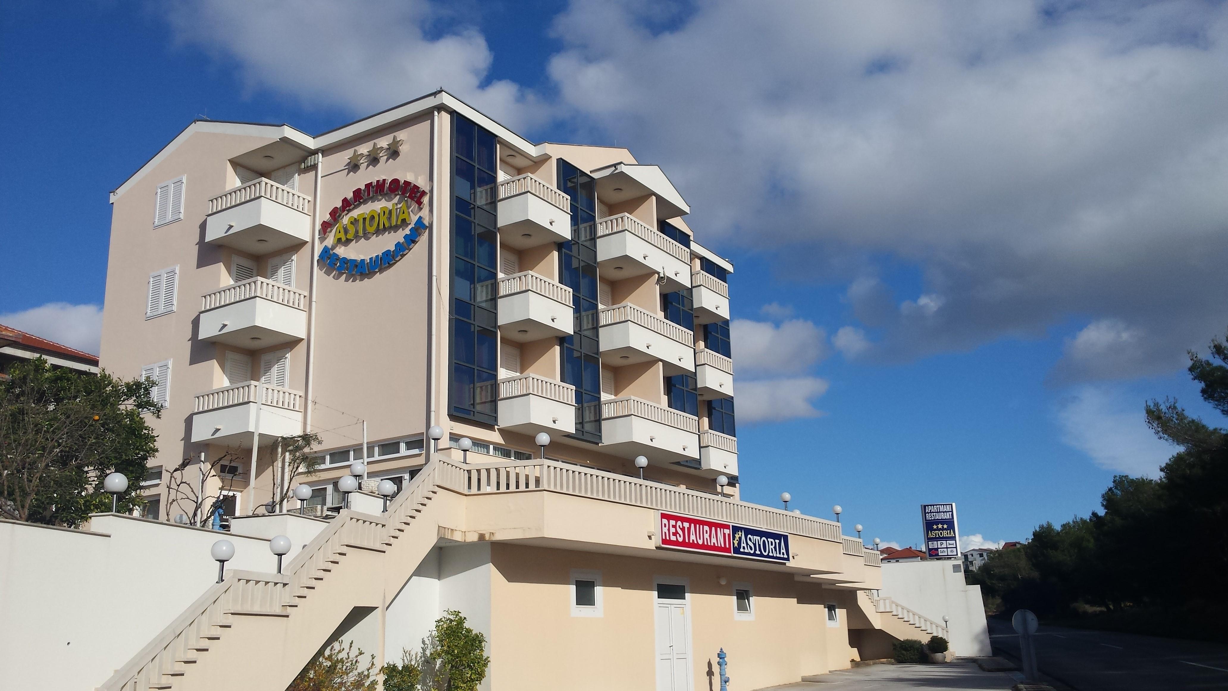 Apartments And Rooms Astoria Seget Vranjica Exterior photo