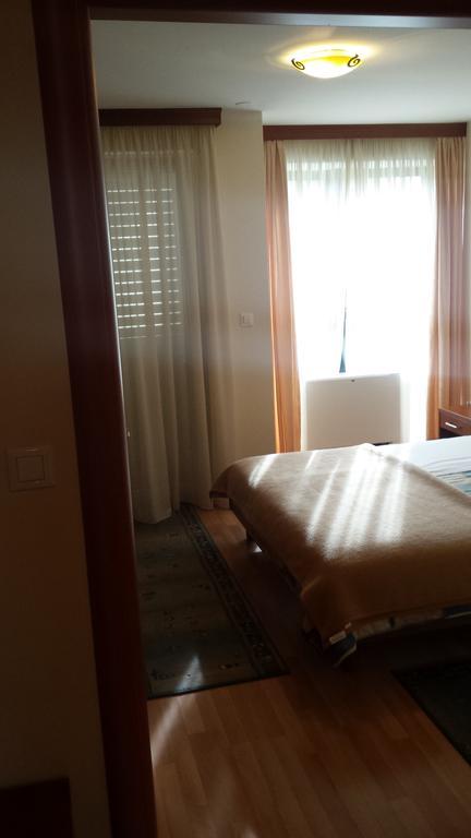 Apartments And Rooms Astoria Seget Vranjica Room photo