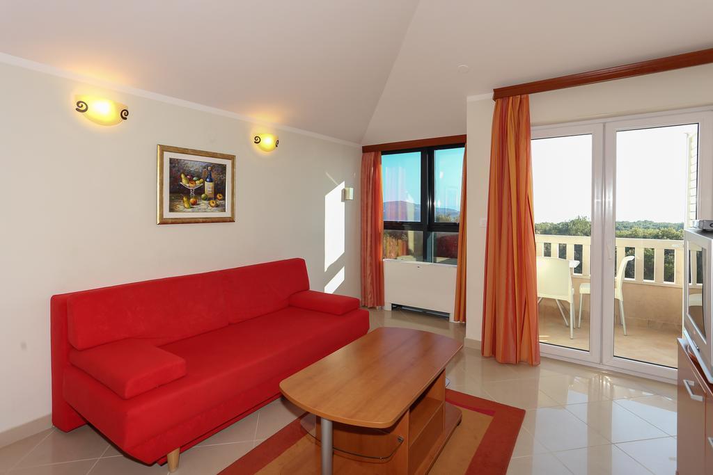 Apartments And Rooms Astoria Seget Vranjica Exterior photo